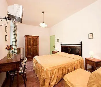 Albergo Ristorante Da Vestro Monticiano 2*,